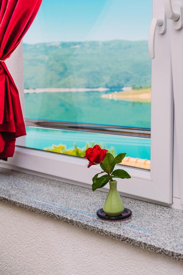 Apartmani Markesic Ramsko Jezero Prozor Exterior photo