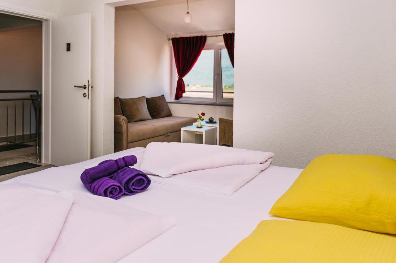 Apartmani Markesic Ramsko Jezero Prozor Exterior photo